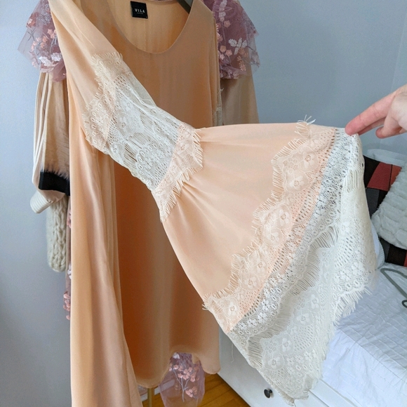 Schitt's Creek Alexis Dress - Picture 2 of 6